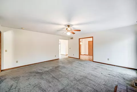 Living - 1065 Spring Falls Ave, Springfield, OH 45502 photo 3 of 7