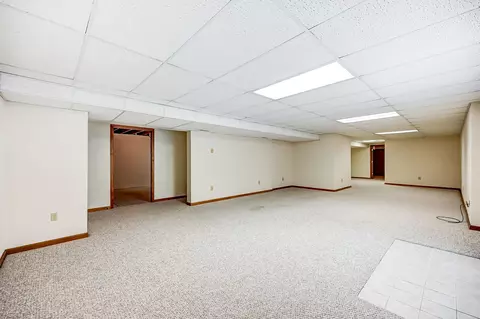 Living - 1065 Spring Falls Ave, Springfield, OH 45502 photo 6 of 7