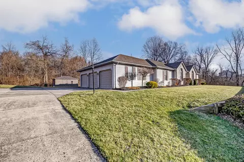 Exterior - 1065 Spring Falls Ave, Springfield, OH 45502 photo 7 of 15