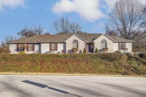 1065 Spring Falls Ave, Springfield, OH 45502