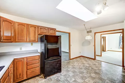 Kitchen - 1065 Spring Falls Ave, Springfield, OH 45502 photo 5 of 6