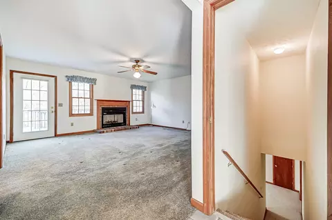 Living - 1065 Spring Falls Ave, Springfield, OH 45502 photo 5 of 7