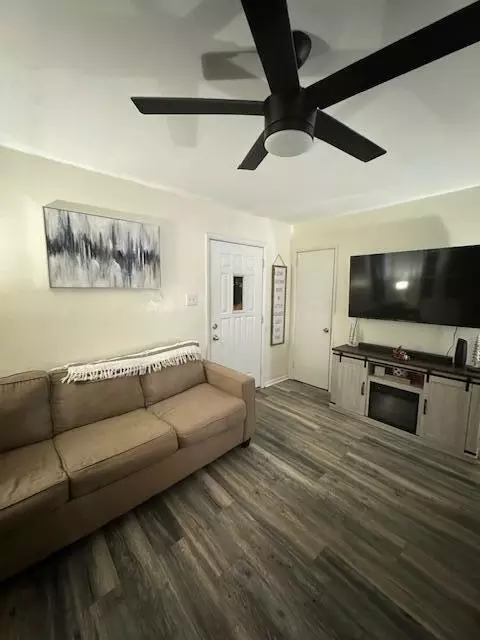 Living - 2234 N Hadley Rd, Springfield, OH 45505 photo 1 of 7