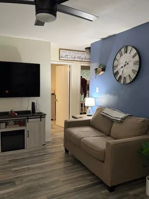 Living - 2234 N Hadley Rd, Springfield, OH 45505 photo 4 of 7