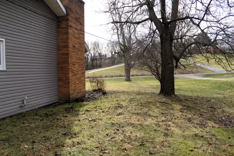 Exterior - 651 White Oak Dr, Springfield, OH 45504 photo 22 of 24