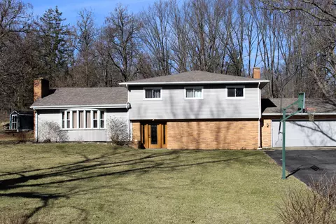 651 White Oak Dr, Springfield, OH 45504