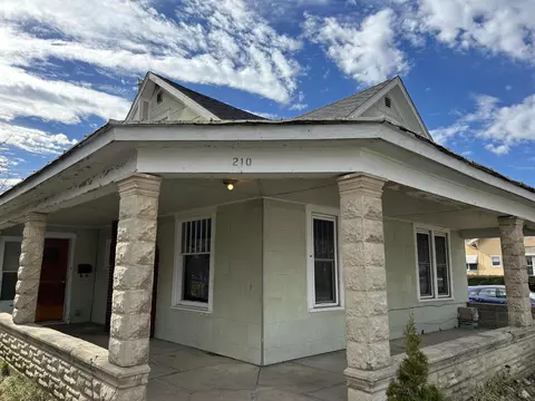210 W Washington St, New Carlisle, OH 45344