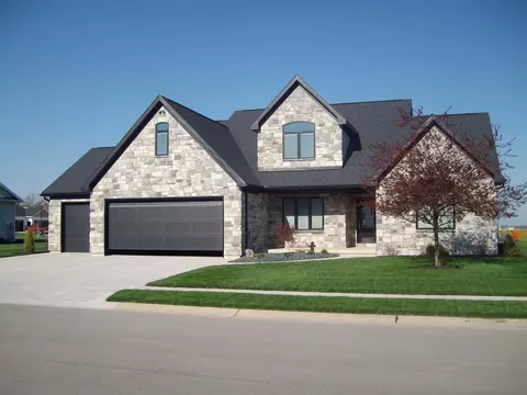 1207 Brittany Dr, Celina, OH 45822