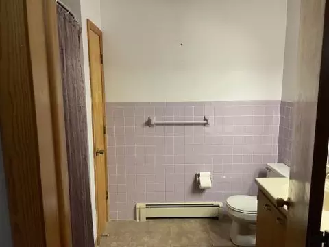 Bath - 2452 Thor Dr, Springfield, OH 45503 photo 2 of 3