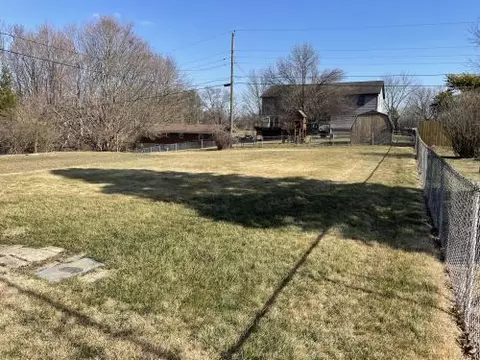 Exterior - 2452 Thor Dr, Springfield, OH 45503 photo 3 of 4