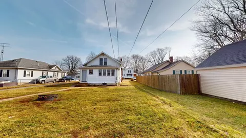 Exterior - 923 Spruce Ave, Sidney, OH 45365 photo 4 of 8