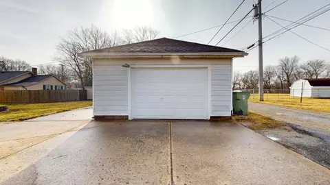 Exterior - 923 Spruce Ave, Sidney, OH 45365 photo 5 of 8