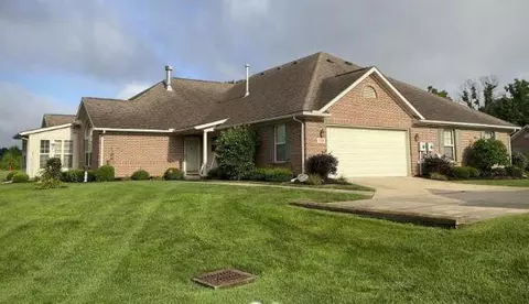 725 Deerfield Trl, Springfield, OH 45503