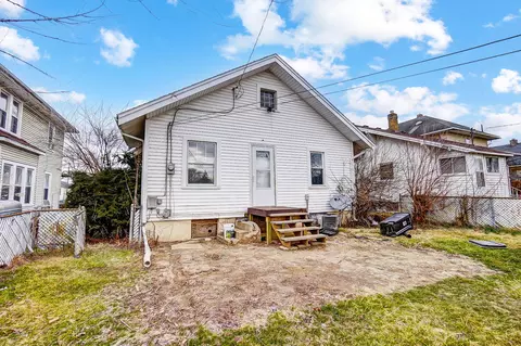 Exterior - 705 E Madison Ave, Springfield, OH 45503 photo 6 of 9