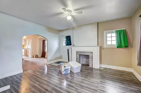 Living - 705 E Madison Ave, Springfield, OH 45503 photo 1 of 2