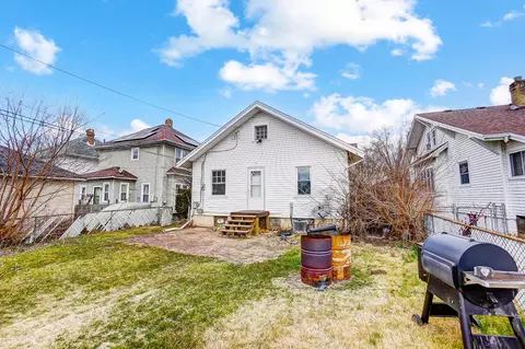 Exterior - 705 E Madison Ave, Springfield, OH 45503 photo 5 of 9
