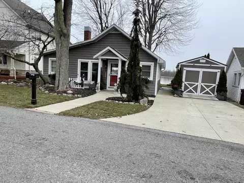 9395 Maple Ln, Belle Center, OH 43310