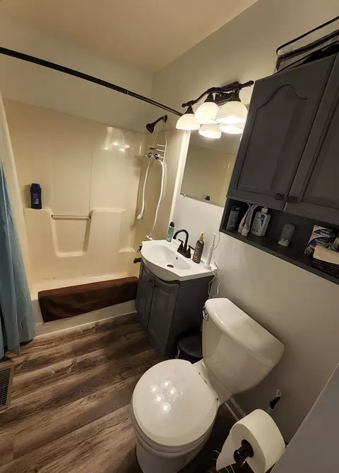 Bath - 1119 Grand Ave, Celina, OH 45822 photo 2 of 2
