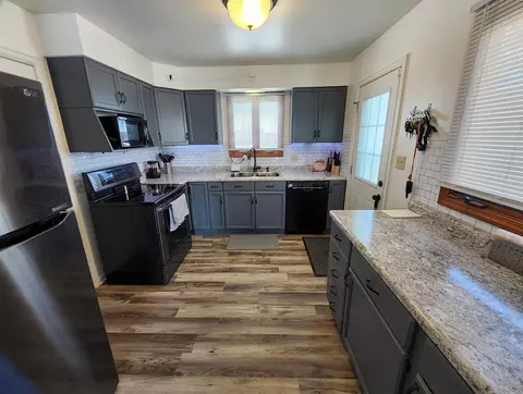 Kitchen - 1119 Grand Ave, Celina, OH 45822 photo 6 of 7