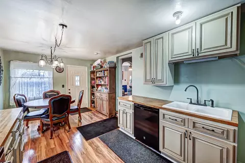 Kitchen - 1265 E Cedarview Dr, Springfield, OH 45503 photo 3 of 3