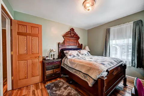 Bedroom - 1265 E Cedarview Dr, Springfield, OH 45503 photo 5 of 8