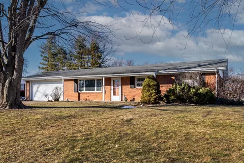 220 Linwood Dr, Greenville, OH 45331