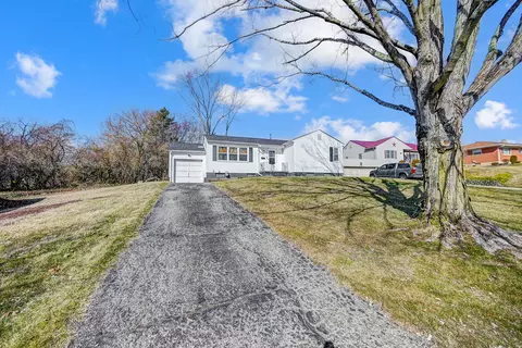 Exterior - 1913 Westgate Rd, Springfield, OH 45504 photo 2 of 11