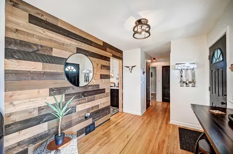 Entry Way - 1913 Westgate Rd, Springfield, OH 45504 photo 1 of 2