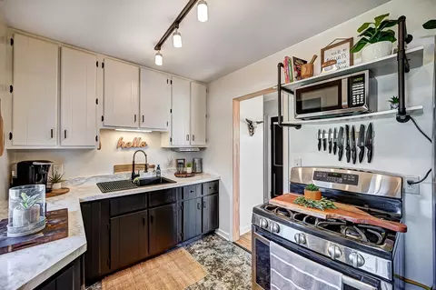 Kitchen - 1913 Westgate Rd, Springfield, OH 45504 photo 3 of 5
