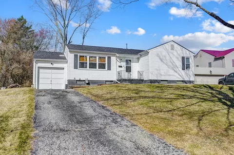 Exterior - 1913 Westgate Rd, Springfield, OH 45504 photo 3 of 11