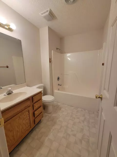 Bath - 4525 Selma Pike, Springfield, OH 45502 photo 1 of 4