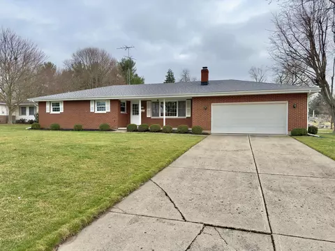 825 Wooddale Dr, Urbana, OH 43078
