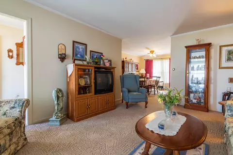 Living - 217 Edgewood St, Sidney, OH 45365 photo 3 of 7