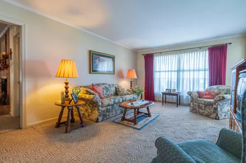 Living - 217 Edgewood St, Sidney, OH 45365 photo 2 of 7