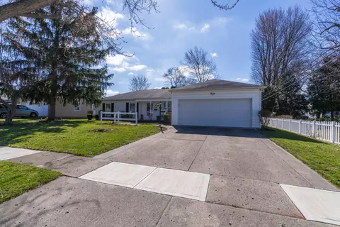 Exterior - 217 Edgewood St, Sidney, OH 45365 photo 4 of 7