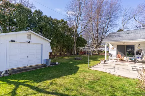 Exterior - 217 Edgewood St, Sidney, OH 45365 photo 6 of 7