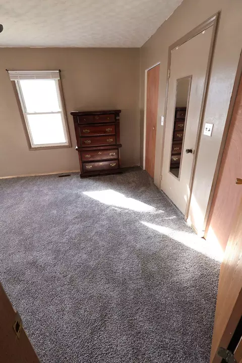 Bedroom - 1506 Beacon St, Springfield, OH 45505 photo 2 of 3
