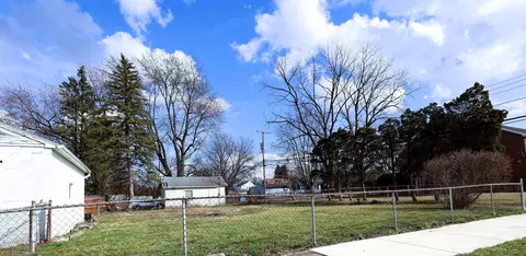 Exterior - 1506 Beacon St, Springfield, OH 45505 photo 4 of 6