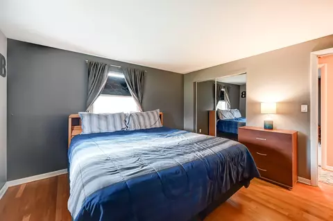 Bedroom - 1615 Ridgeway Dr, Springfield, OH 45506 photo 6 of 9