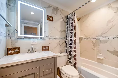 Bath - 1615 Ridgeway Dr, Springfield, OH 45506 photo 1 of 4