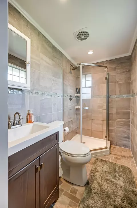 Bath - 1615 Ridgeway Dr, Springfield, OH 45506 photo 4 of 4