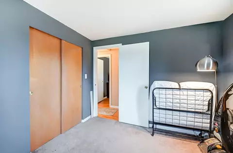 Bedroom - 1615 Ridgeway Dr, Springfield, OH 45506 photo 3 of 9