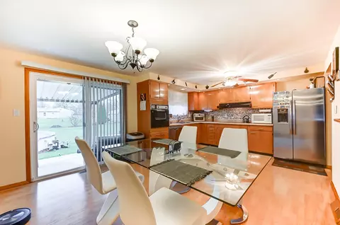 Dining - 1615 Ridgeway Dr, Springfield, OH 45506 photo 2 of 2