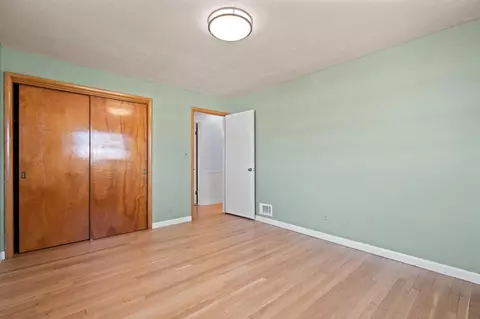 Bedroom - 3914 Maryknoll Dr, Kettering, OH 45429 photo 1 of 3