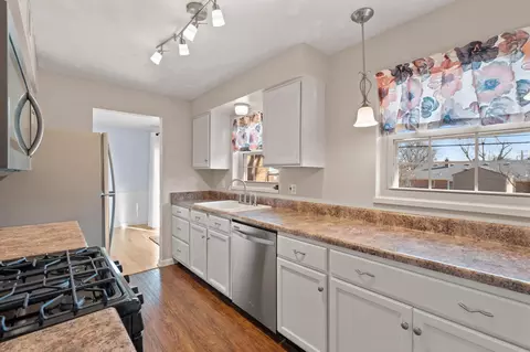 Kitchen - 3914 Maryknoll Dr, Kettering, OH 45429 photo 2 of 4