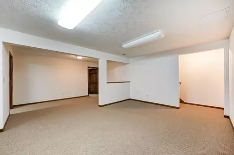 1823 Golfview Dr, Springfield, OH 45502 photo 41