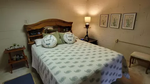 Bedroom - 2151 Fairfield Pike, Springfield, OH 45502 photo 10 of 12