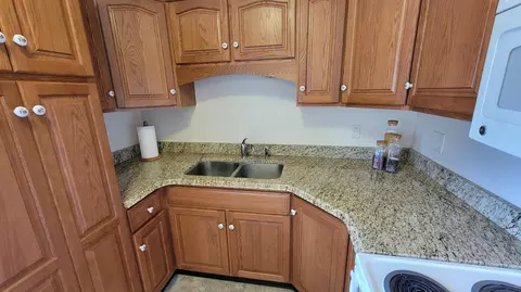 Kitchen - 2151 Fairfield Pike, Springfield, OH 45502 photo 5 of 6