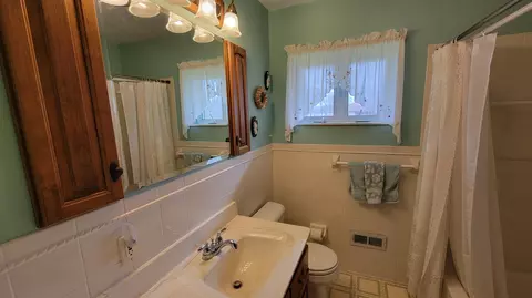 Bath - 2151 Fairfield Pike, Springfield, OH 45502 photo 1 of 10