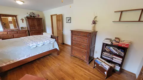 Bedroom - 2151 Fairfield Pike, Springfield, OH 45502 photo 4 of 12